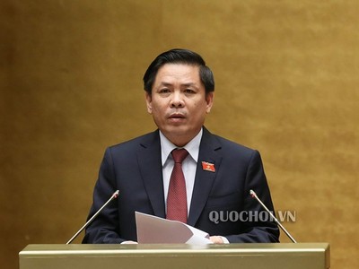 Bộ trưởng  Bộ Giao thông vận tải Nguyễn Văn Thể trong một lần trả lời chất vấn tại Quốc hội.