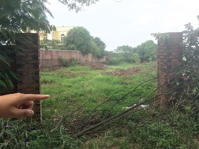 Nhiều khu đất nhỏ hơn cũng đang chật vật tìm người mua