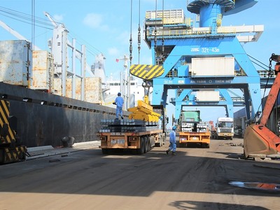 Hòa Phát tấn công mạnh các “đối thủ” ở thị trường phía Nam