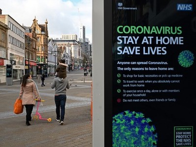 Nếu xuất hiện làn sóng nhiễm Covid-19 thứ 2, GDP của Anh có thể trượt sâu đến 14% trong năm 2020. Ảnh: AFP