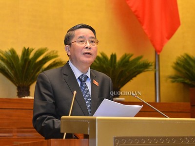 Chủ nhiệm Uỷ ban Tài chính - Ngân sách Nguyễn Đức Hải báo cáo giải trình.