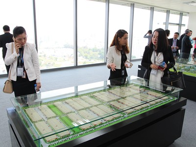 Nhiều khu công nghiệp được xây mới, mở rộng để chuẩn bị đón làn sóng dịch chuyển sản xuất của các tập đoàn đa quốc gia 