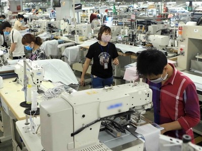 Trong thời gian tới, TP.HCM sẽ triển khai thực hiện 13 nhóm giải pháp để tiếp tục hỗ trợ doanh nghiệp sản xuất, kinh doanh.