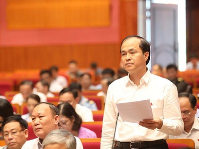 Ông Trần Văn Hùng, Giám đốc Sở Kế hoạch và Đầu tư tại phiên chất vấn