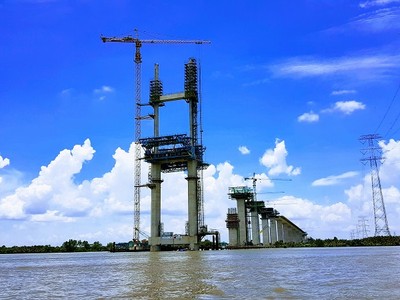 Việc thi công các gói thầu xây lắp thuộc Dự án đường cao tốc Bến Lức - Long Thành đã ngưng trệ do thiếu vốn từ 2 năm nay.