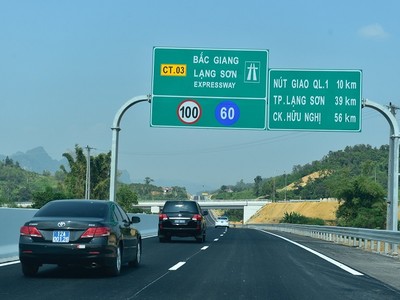 Cao tốc Bắc Giang - Lạng Sơn, một phân đoạn của tuyến cao tốc Bắc - Nam phía Đông.