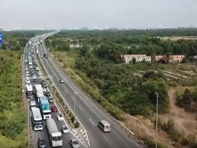 Tuyến cao tốc Tp.HCM – Long Thành – Dầu Giây dài 55 km, được đưa vào khai thác từ tháng 2/2015, hiện đã có dấu hiệu mãn tải.