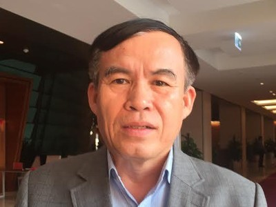 Ông Phùng Văn Hùng, Thường trực Ủy ban Kinh tế của Quốc hội.