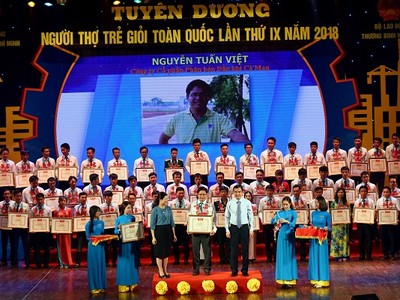 3 kỹ sư của Đạm Cà Mau được tuyên dương thợ trẻ giỏi toàn quốc