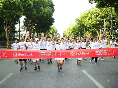 Gần 2.300 người tham gia giải chạy từ thiện của SeABank