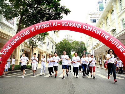 Hơn 1.700 người chạy gây quỹ học bổng cho trẻ em nghèo tại TP.HCM