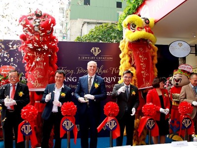 Khai trương Trung tâm Vàng bạc Đá quý Thời trang AJC, nhiều khuyến mại 