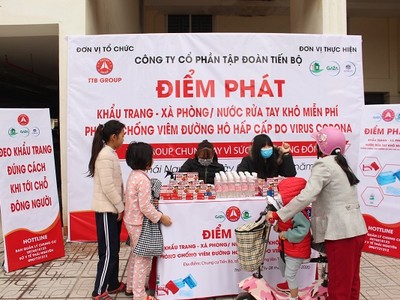 TTB Group phát miễn phí nước rửa tay khô, khẩu trang y tế