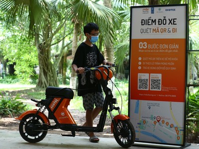 Có 500 xe đạp điện và 50 trạm sạc tại Ecopark.