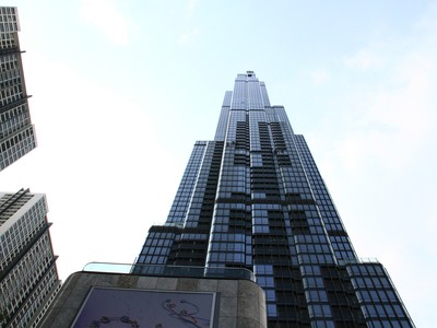 Giá thuê văn phòng vẫn tăng bất chấp hai đợt Covid-19. Ảnh: Thành Nguyễn.