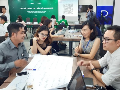 Các bạn trẻ thảo luận tại một sự kiện liên quan đến khởi nghiệp ở Hà Nội. Ảnh: Thành Nguyễn.