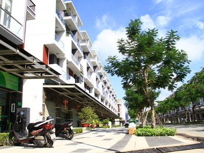 Nhà liền thổ tại Vạn Phúc City. Ảnh: Thành Nguyễn.