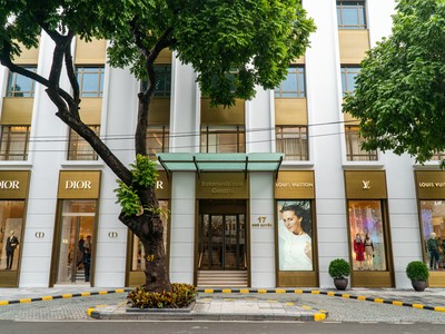 Cửa hàng mới của 2 thương hiệu LV & Dior tại Hà Nội mới được khai trương.