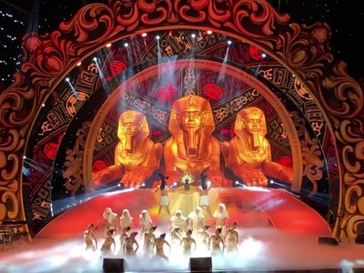 Sân khấu Ai Cập huyền bí.