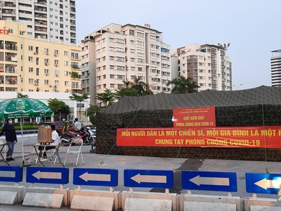 Việt Nam đang đẩy mạnh tiến độ tiêm phòng vắc-xin bên cạnh các giải pháp hạn chế dịch lây lan. Ảnh: Thành Nguyễn.