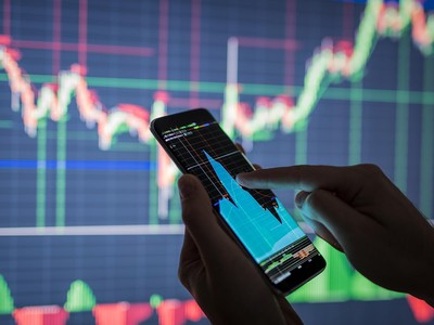 Cổ phiếu ngân hàng vẫn luôn thu hút sự quan tâm của nhà đầu tư khi chiếm khoảng 1/4 vốn hóa trên Hose. Ảnh: Shutterstock.