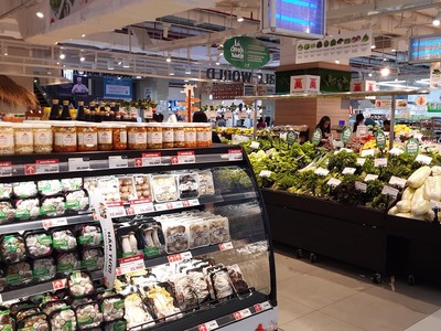 Ngành bán lẻ đang phục hồi trở lại sau khi các lệnh giãn cách được rỡ bỏ. Ảnh: Thành Nguyễn.