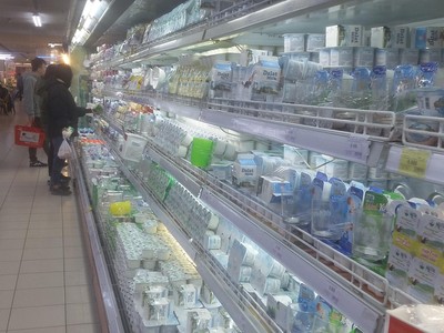 Ngành bán lẻ đang dần phục hồi sau dịch. Ảnh: Thành Nguyễn.