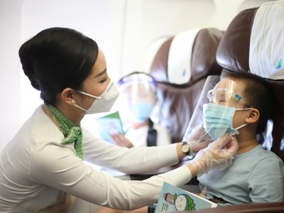 Tiếp viên của Bamboo Airways luôn được đánh giá cao bởi sự thân thiện, chuyên nghiệp và chu đáo.