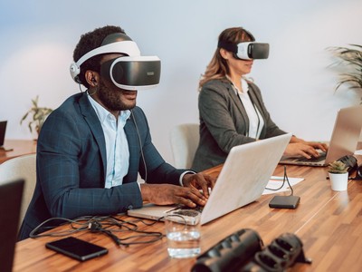 Metaverse là một thị trường ngách tiềm năng về văn phòng ảo.