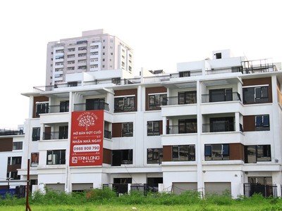 Giá sơ cấp cao và nguồn cung khan hiếm là lý do chính thúc đẩy thị trường thứ cấp. Ảnh: Thành Nguyễn.