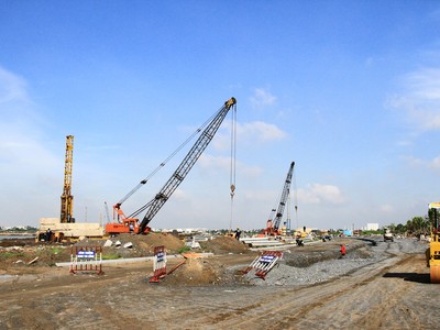 Các dự án hạ tầng giao thông liên tục được triển khai tại Đồng bằng Sông Cửu Long. Ảnh: Thành Nguyễn.