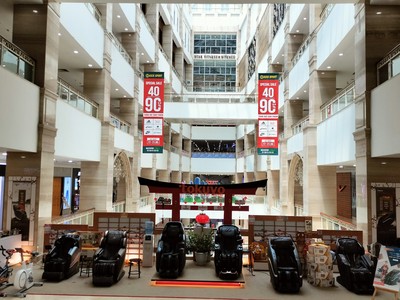 Các trung tâm thương mại là mặt bằng bán lẻ yêu thích với nhiều doanh nghiệp. Ảnh: Bình Minh.