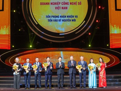 One Mount Group được vinh danh "Doanh nghiệp công nghệ số Việt Nam" tại Diễn đàn quốc gia Phát triển doanh nghiệp công nghệ số Việt Nam lần thứ VI 