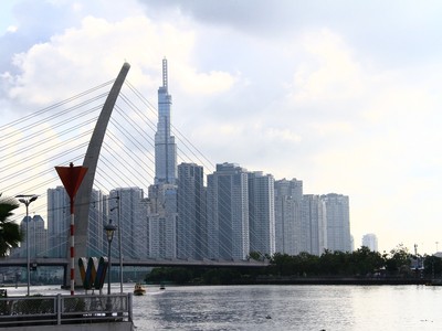 Trong quý 1/2025, nguồn cung nhà ở cao tầng tại TP.HCM ít hơn Hà Nội 1.340 căn. Ảnh: Bình Minh.