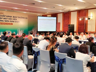 Hội nghị Ban Chấp hành, Ban thường vụ VNREA và gặp mặt Hội thành viên thường niên 2025 đã diễn ra tại Hà Nội sáng 9/5/2025. Ảnh: Bình Minh.