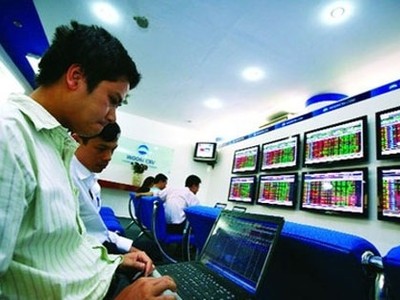 Thị trường tài chính 24h: Chứng khoán, từ thận trọng sang vững tâm!