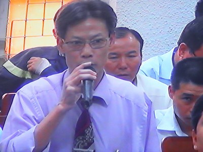 Luật sư Nguyễn Tiến Hùng, đại diện Vietinbank (ảnh chụp qua màn hình)