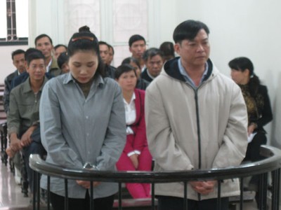 Các bị cáo trước vành móng ngựa