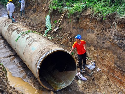 Xử vụ vỡ ống sông Đà: Ông Phí Thái Bình - nguyên Phó Chủ tịch UBND Hà Nội xin vắng mặt
