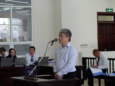 Bị cáo Nguyễn Xuân Sơn tại tòa.