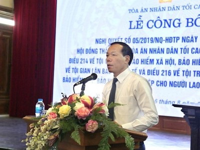 Ông Ngô Trí Tuệ, Phó Chánh án Tòa án nhân dân Tối cao công bố Nghị quyết 05