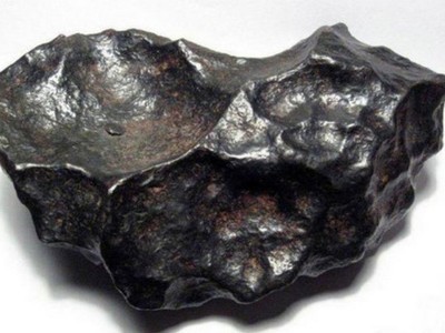 Vụ lừa bán thiên thạch trăm tỷ, người bị hại đòi tiền