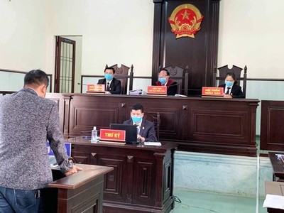 Đà Lạt: Đánh bảo vệ bệnh viện yêu cầu khai báo y tế, nhận án 9 tháng tù