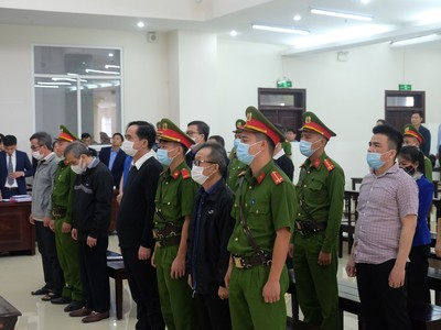 Xét xử vụ án liên quan ông Trần Bắc Hà: Sợ cách chức, lãnh đạo ngân hàng phải giải ngân