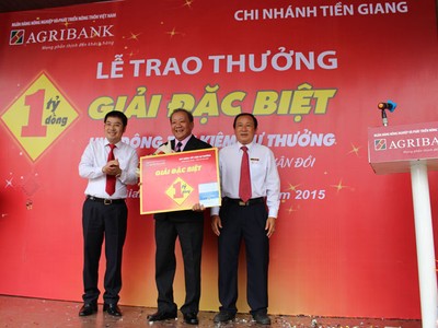 Agribank trao giải 1 tỷ đồng cho khách hàng gửi tiết kiệm trúng thưởng