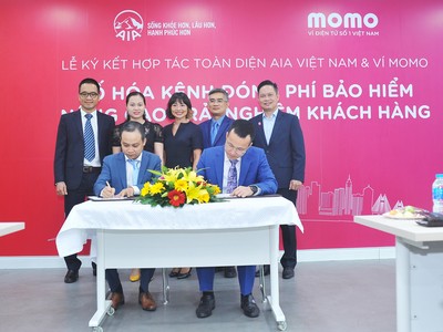 Ví MoMo bắt tay AIA hợp tác mở kênh đóng phí bảo hiểm