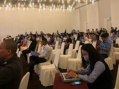 Giống như nhiều lần trước đó, nhiều cổ đông của Eximbank đến tham dự ĐHCĐ Ngân hàng buộc phải ra về sớm