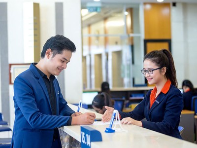 Sacombank (STB) báo lãi 1.428 tỷ đồng sau 6 tháng