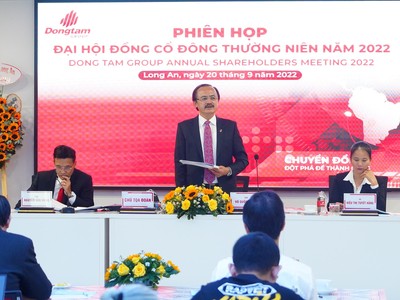 Ông Võ Quốc Thắng – Chủ tịch HĐQT Đồng Tâm Group trao đổi thông tin về hoạt động với Cổ đông