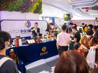 Đôi Dép hướng dẫn khách hàng cách sử dụng sản phẩm đúng cách